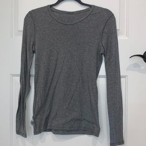 plain gray t-shirt